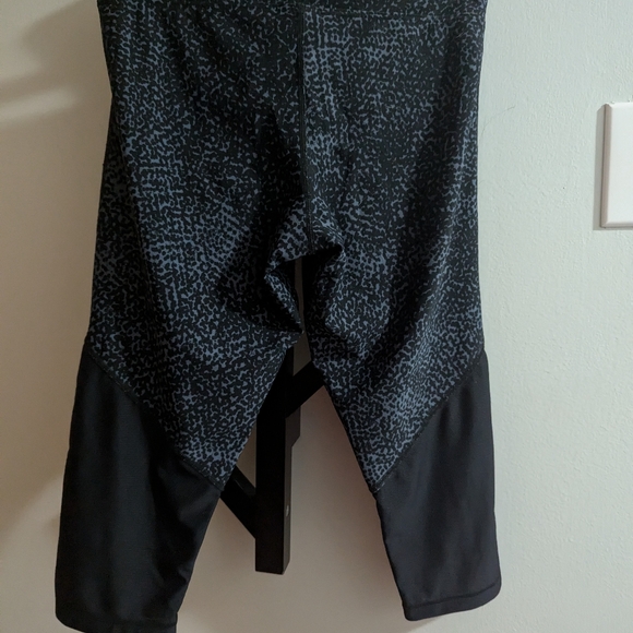 Speedo capris size 6 - Picture 2 of 3